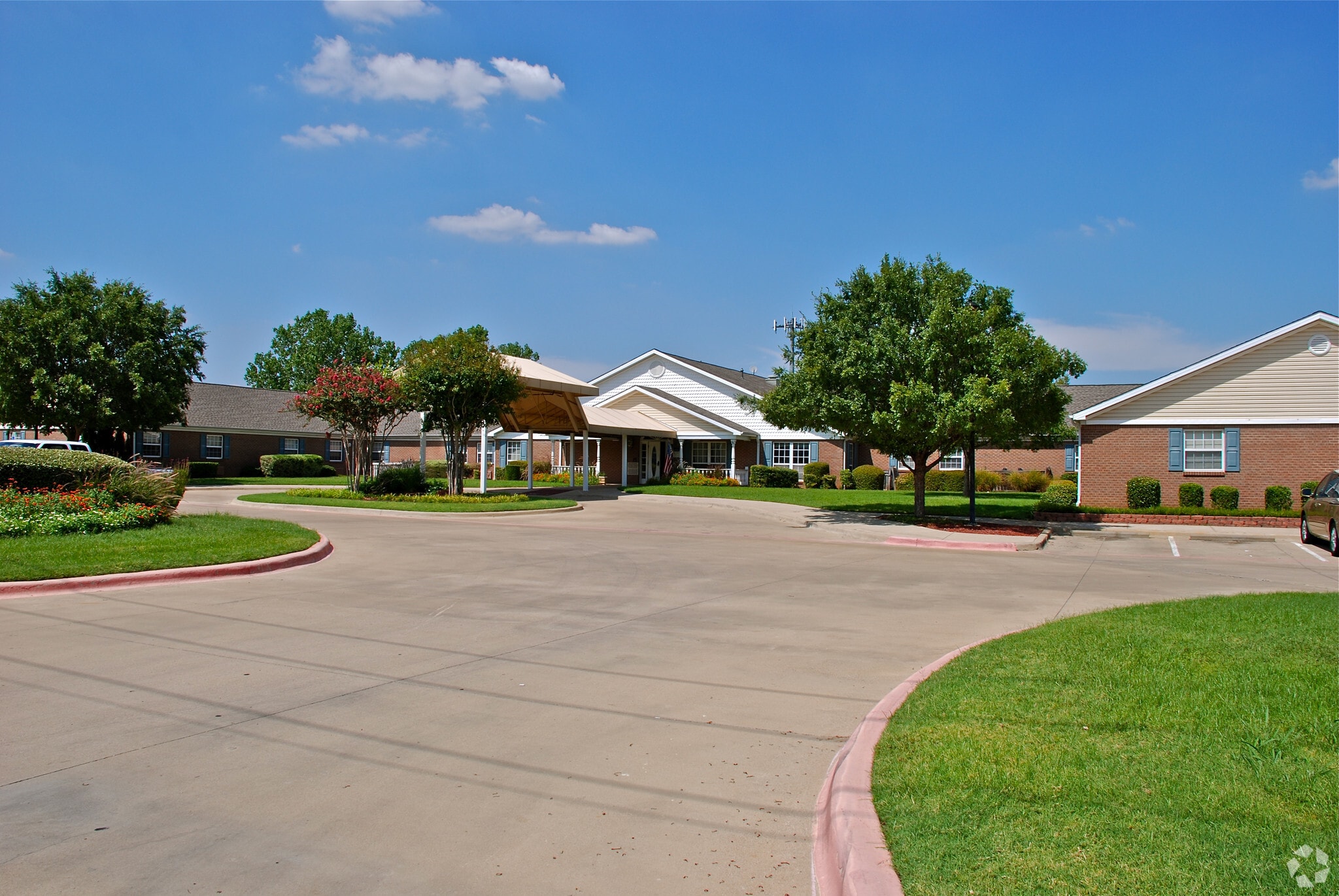 1501 NE Green Oaks Blvd, Arlington, TX 76006 Former 60 Bed Memory