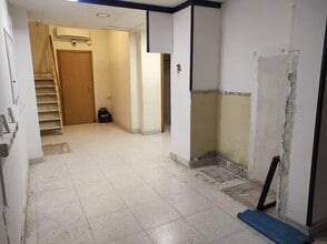 Retail in Esplugues de Llobregat, Barcelona for lease Interior Photo- Image 2 of 11