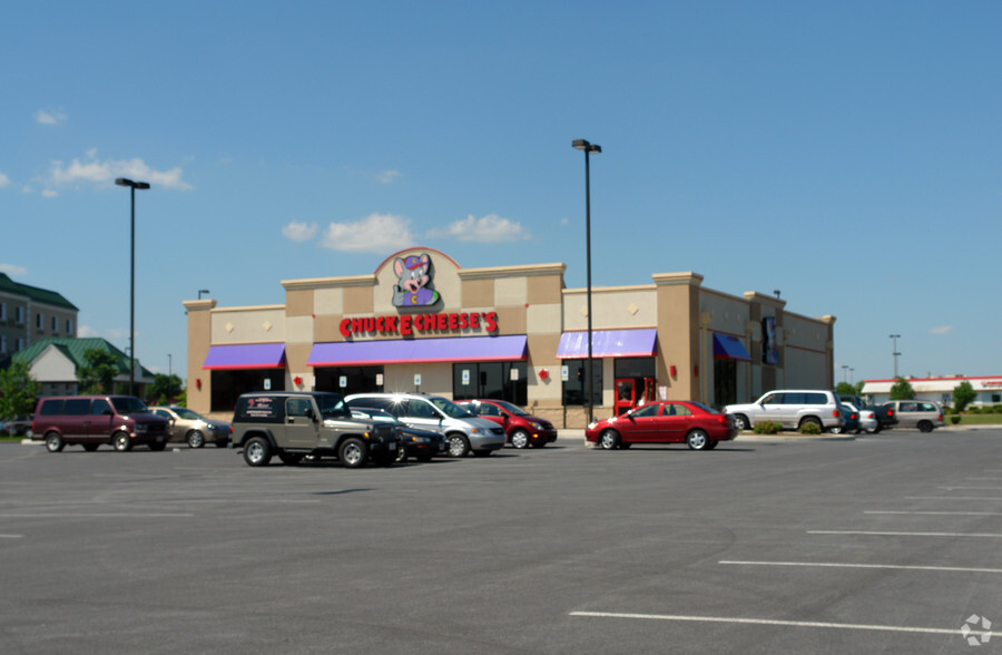 17618 Valley Mall Rd, Hagerstown, MD for lease - Primary Photo - Image 1 of 2