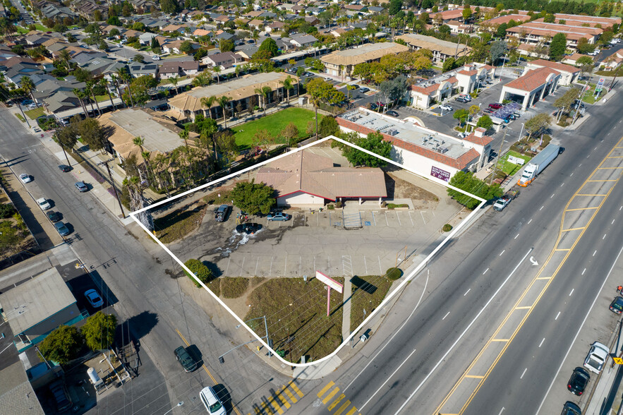 2805 Vineyard Ave, Oxnard, CA for lease - Primary Photo - Image 1 of 8