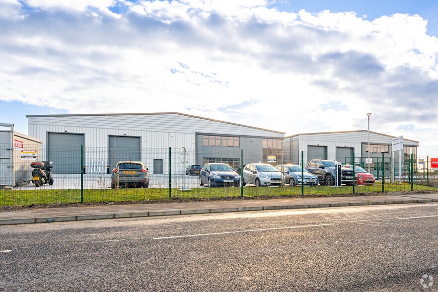 First Av, Doncaster for lease - Building Photo - Image 2 of 4