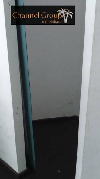 Retail in Elche, Alicante for lease - Building Photo - Image 1 of 4