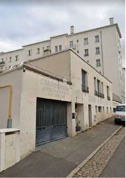 Retail in Lyon for lease - Building Photo - Image 2 of 4