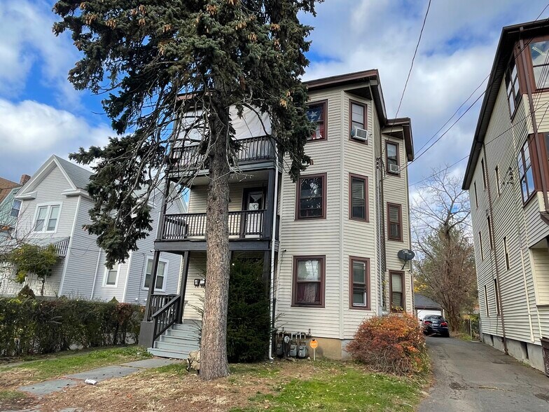 54 Harbison Ave, Hartford, CT 06106