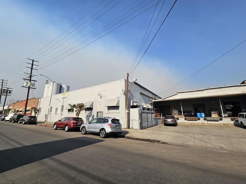 2853 E Pico Blvd, Los Angeles, CA for lease - Building Photo - Image 1 of 10