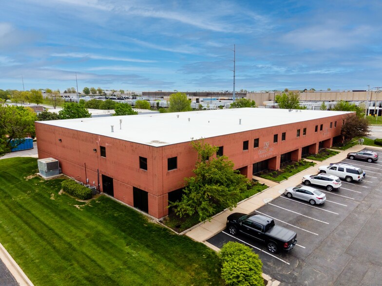 10645-10651 Lackman Rd, Lenexa, KS for lease - Building Photo - Image 1 of 1