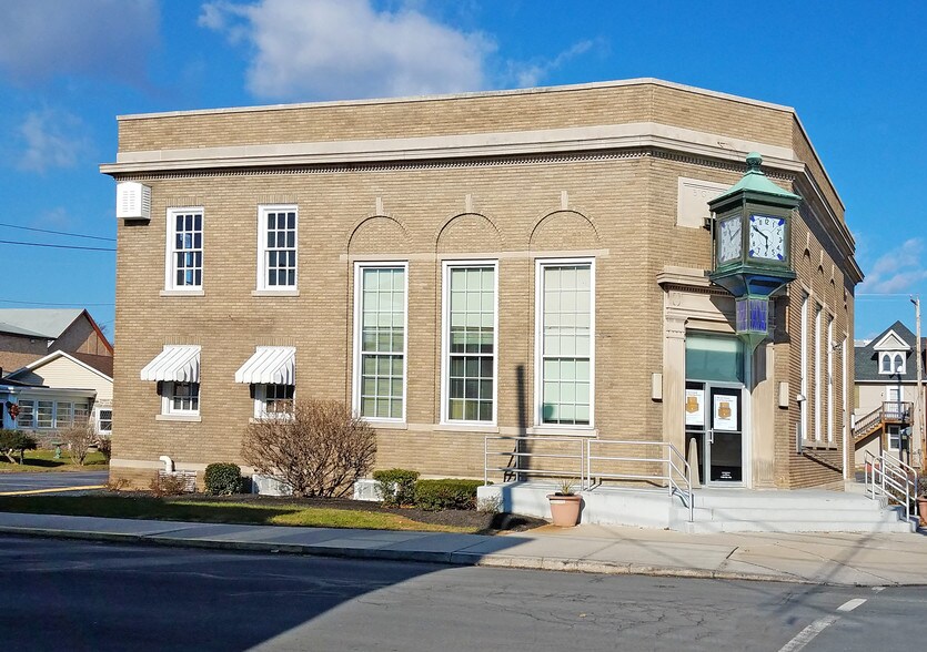 2 N Main St, Biglerville, PA 17307