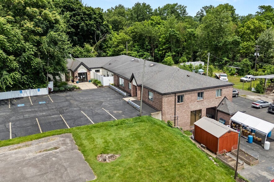 2 Smith Ave, Mansfield, OH for sale - Primary Photo - Image 1 of 47