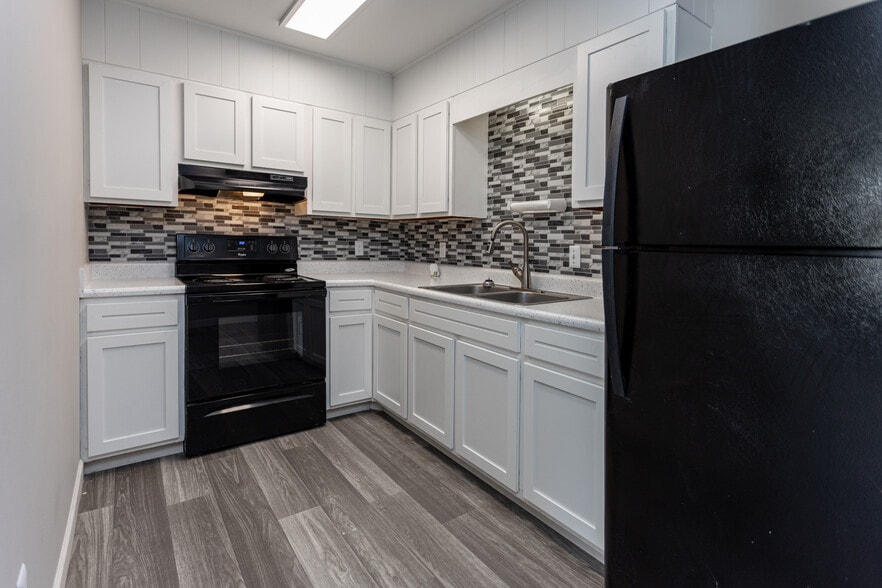 104 Stafford St, Bristol, TN for sale - Matterport 3D Scan - Image 2 of 50