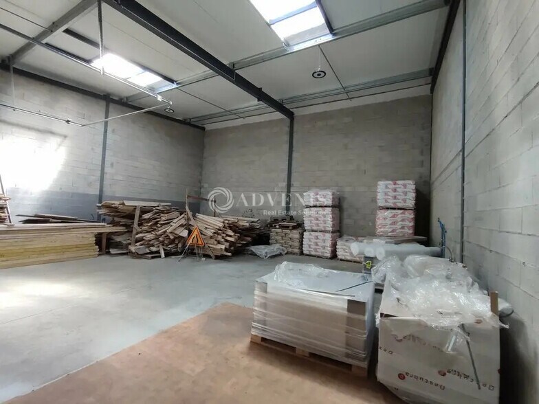 Industrial in Béziers for lease - Interior Photo - Image 2 of 5