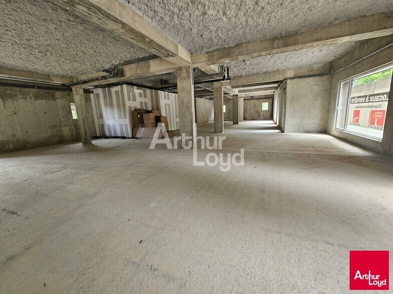 Office in Angers for sale - Interior Photo - Image 2 of 2