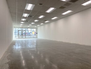 291-319 N Bolingbrook Dr, Bolingbrook, IL for lease Interior Photo- Image 2 of 3