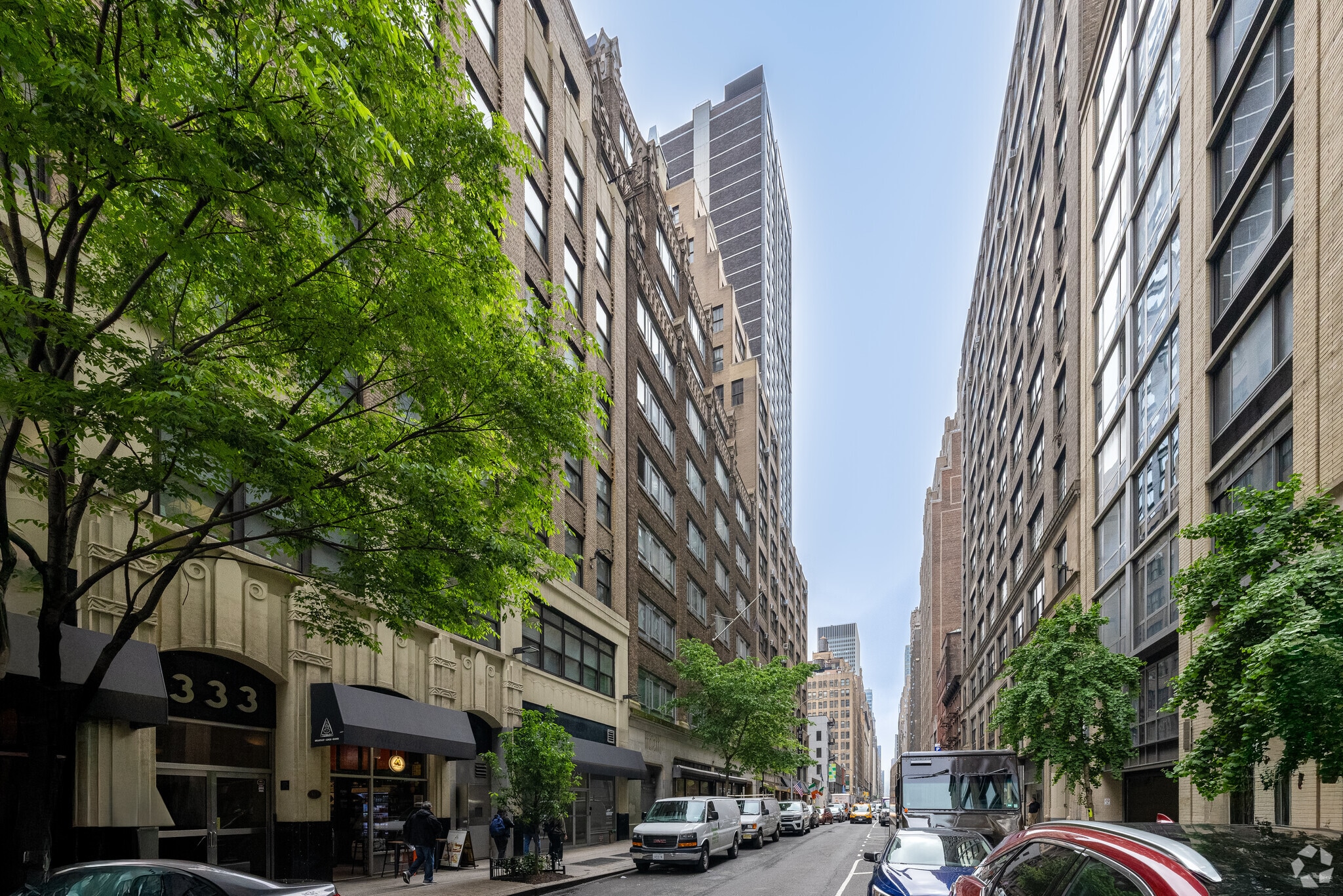 323 W 39th St, New York, NY for lease Primary Photo- Image 1 of 11