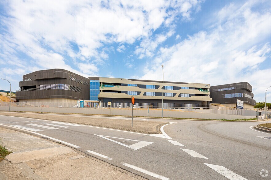 Industrial in Barberà del Vallès, Barcelona for lease - Primary Photo - Image 1 of 3
