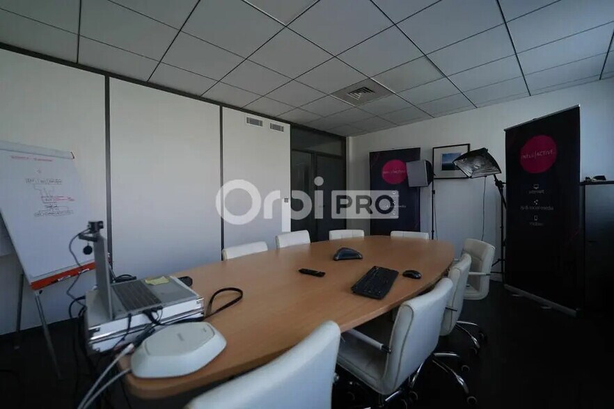 Office in Dardilly for lease - Interior Photo - Image 3 of 12