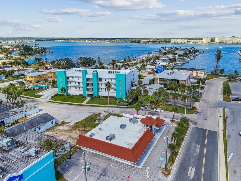 50 153rd Ave, Madeira Beach, FL for sale - Building Photo - Image 3 of 43