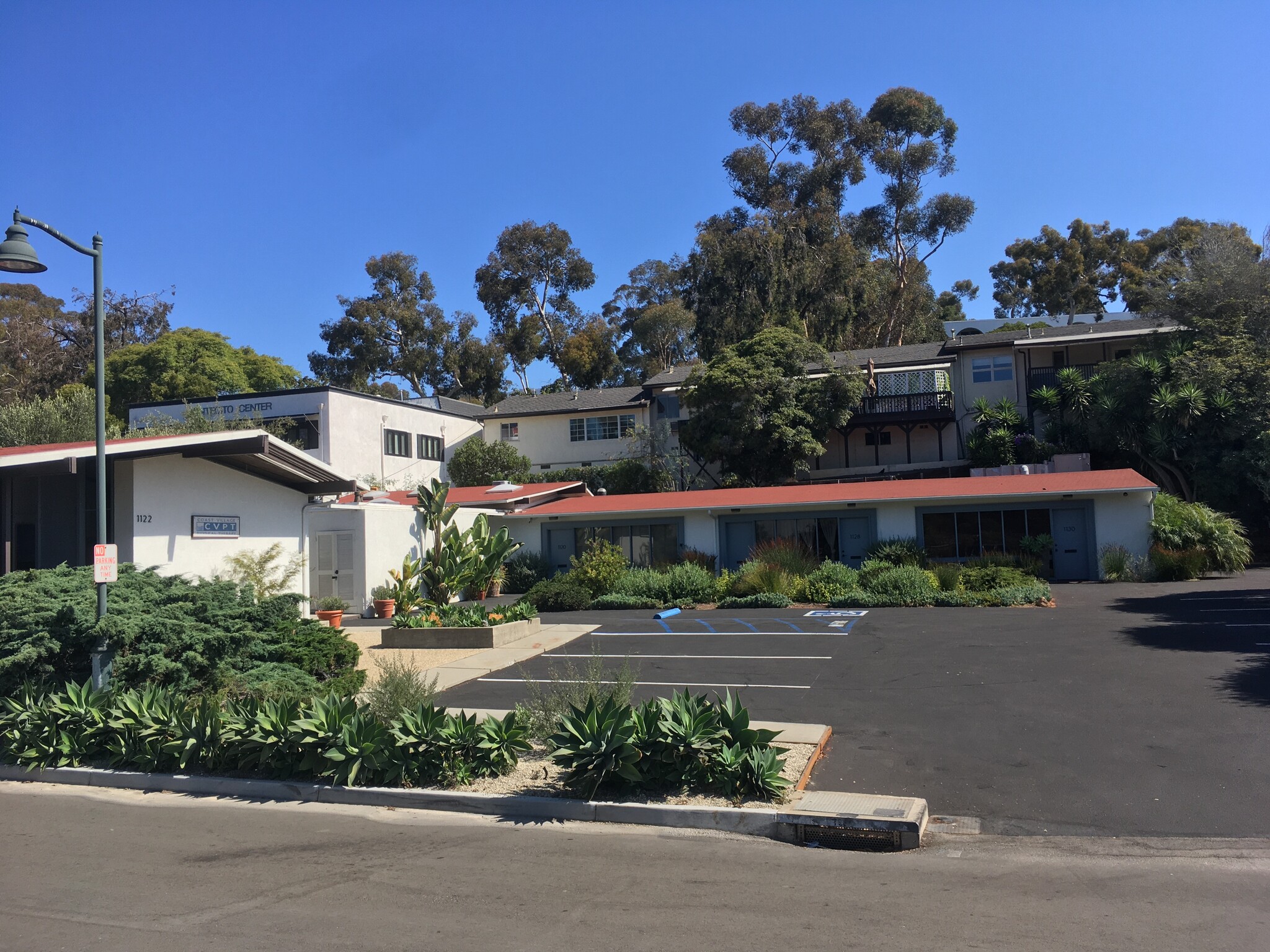 1128 Coast Village Cir, Montecito, CA for lease Building Photo- Image 1 of 11