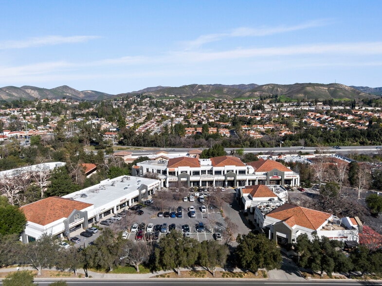 30105-30135 Agoura Rd, Agoura Hills, CA for lease - Building Photo - Image 1 of 28