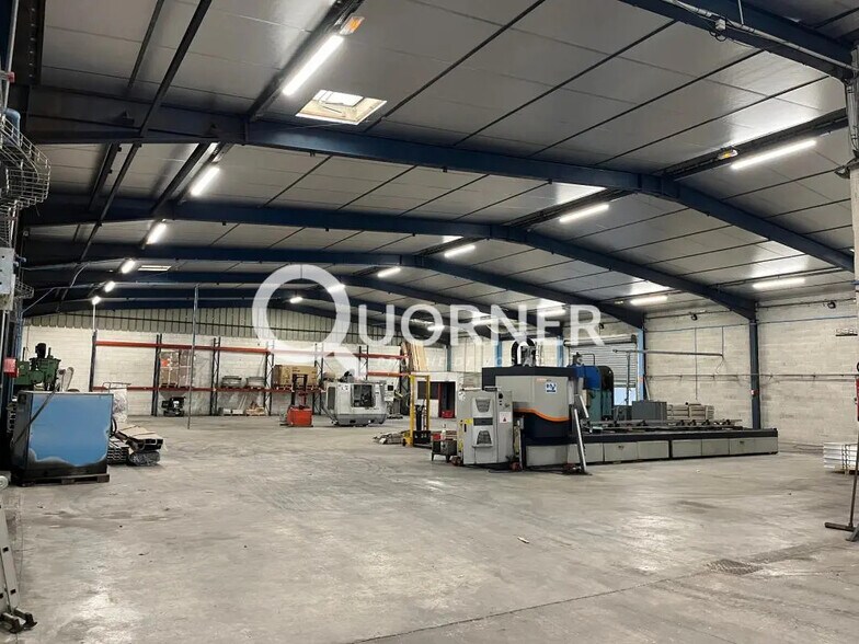 Retail in Puget-sur-Argens for lease - Interior Photo - Image 1 of 3