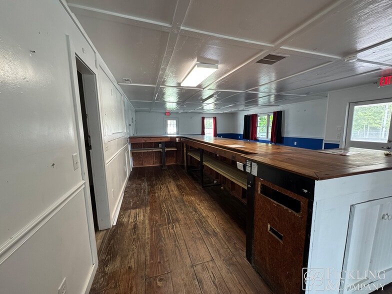 411 Pea Ridge Rd, Eatonton, GA for sale - Interior Photo - Image 2 of 12