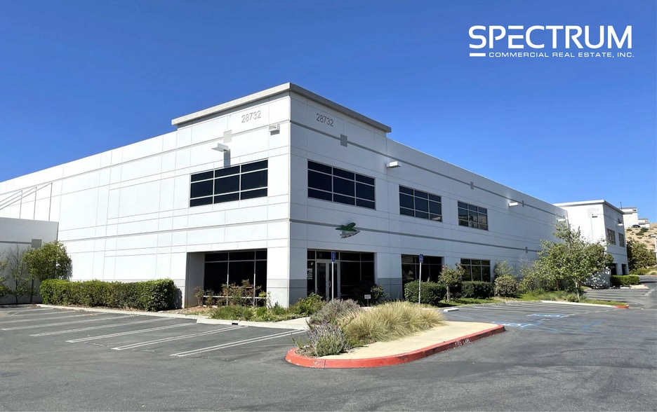 28732 Witherspoon Pky, Valencia, CA for lease - Building Photo - Image 1 of 18