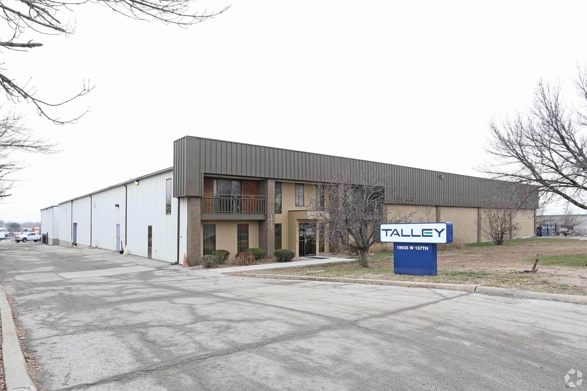 19935 W 157th St, Olathe, KS for sale Primary Photo- Image 1 of 13