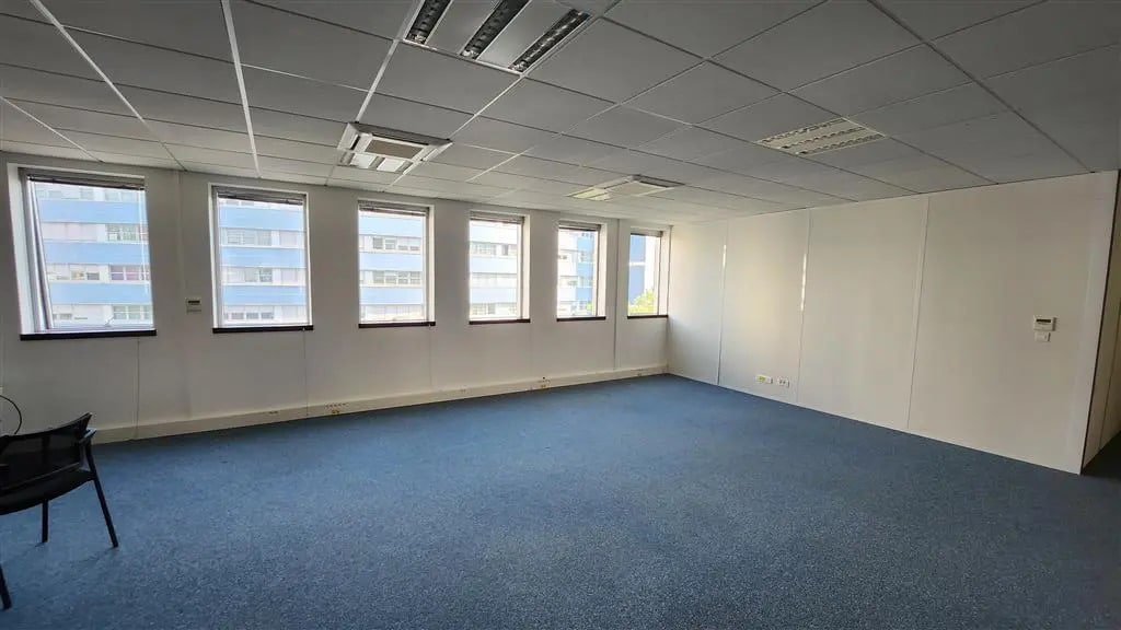 Office in Montreuil for lease Building Photo- Image 1 of 9