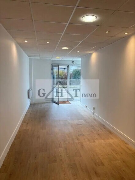 Office in Saint-Mandé for sale - Interior Photo - Image 2 of 3