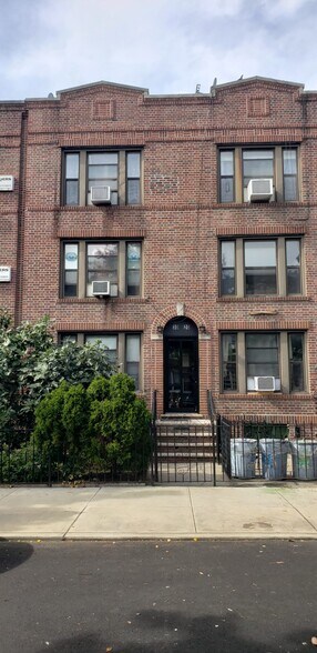 3020 49th St, Astoria, NY for sale - Primary Photo - Image 1 of 1