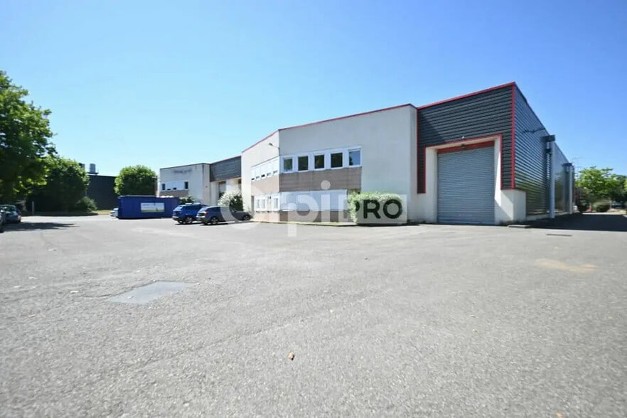 Office in Saint-Priest for lease - Building Photo - Image 1 of 10