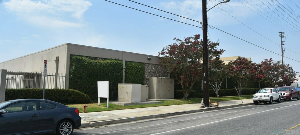 13001-13051 Bradley Ave, Sylmar, CA for lease - Building Photo - Image 1 of 4