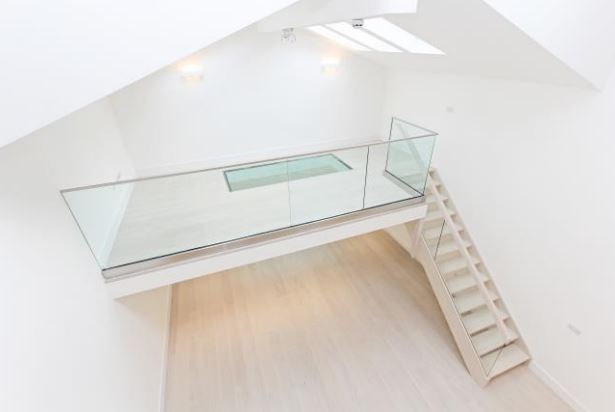 87 County St, London for lease - Interior Photo - Image 3 of 4