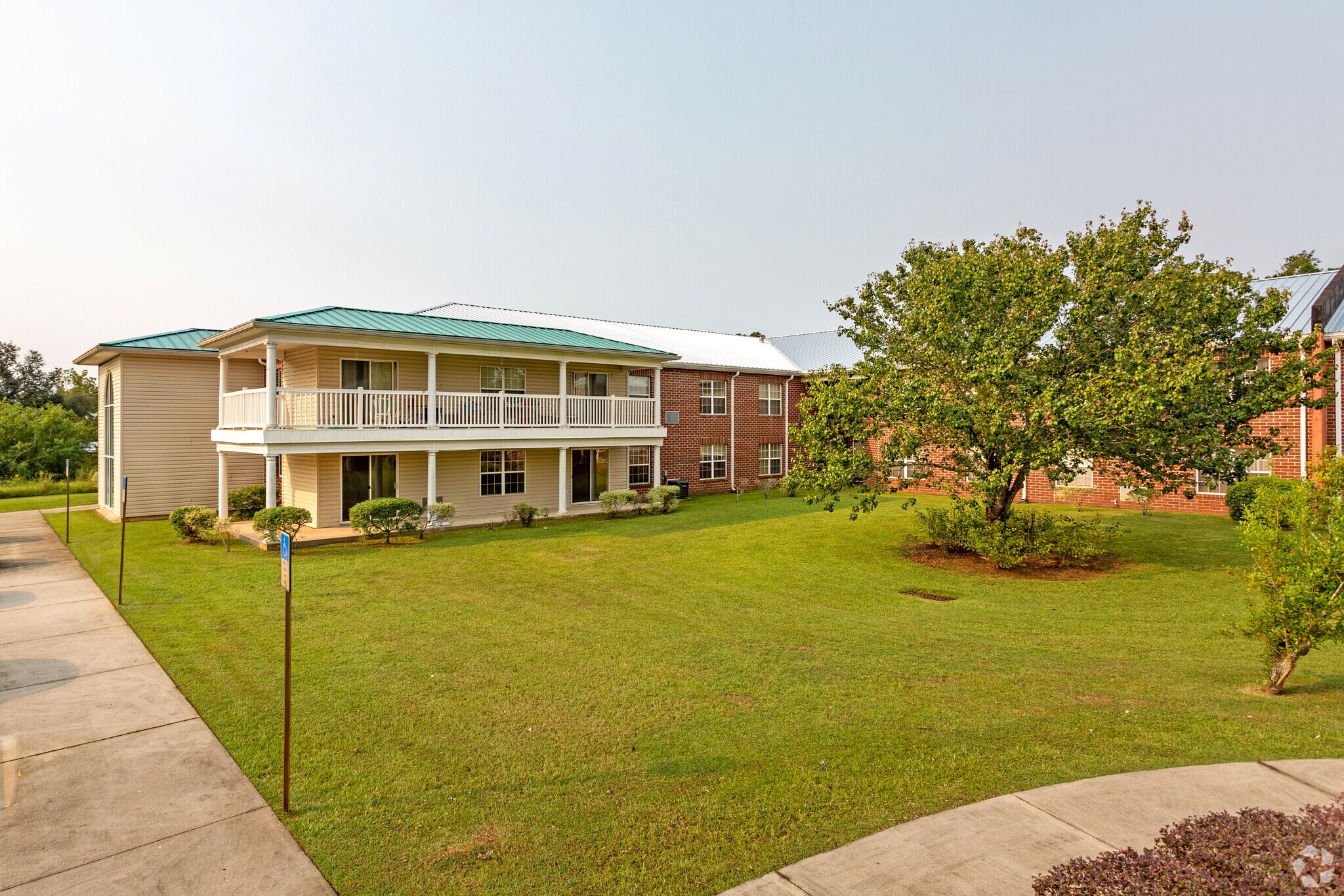 2045 3rd Ave, Sneads, FL 32460 Hatton House