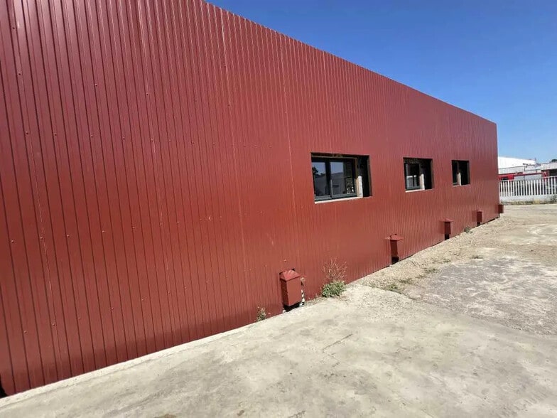 Office in Bordeaux for lease - Building Photo - Image 2 of 6