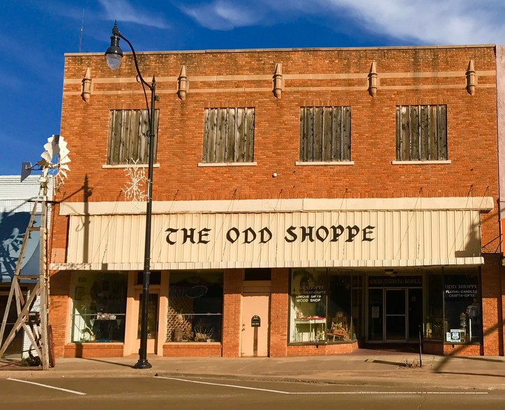 105 W Main St, Sayre, OK for sale - Building Photo - Image 1 of 1