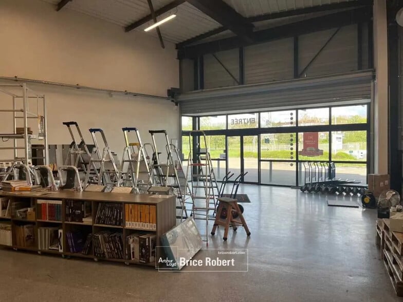 Office in Bourg-en-Bresse for lease - Building Photo - Image 2 of 6