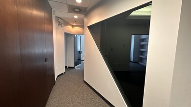 415 N LaSalle Dr, Chicago, IL for lease Interior Photo- Image 1 of 7