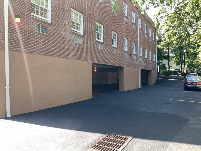 369 Ashford Ave, Dobbs Ferry, NY for lease - Building Photo - Image 2 of 9