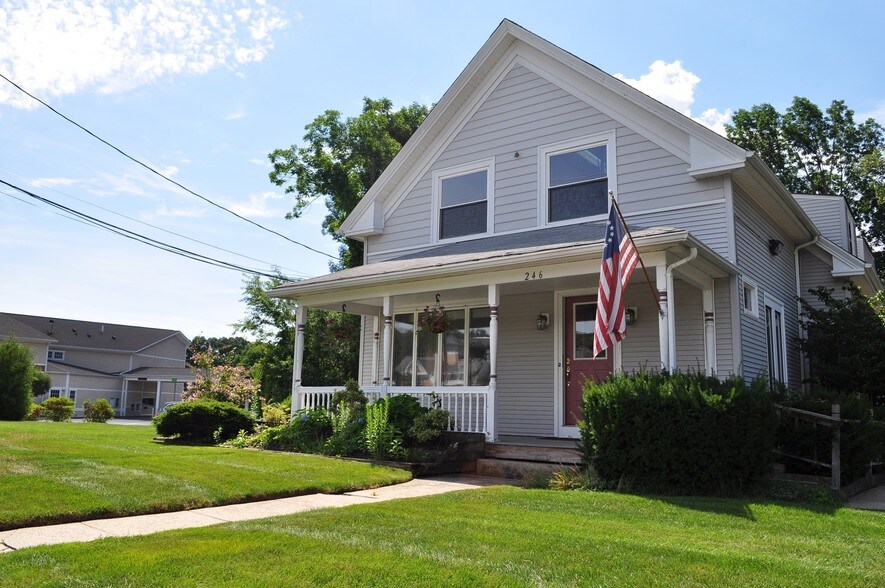 246 Centerville Rd, Warwick, RI for sale - Primary Photo - Image 1 of 1