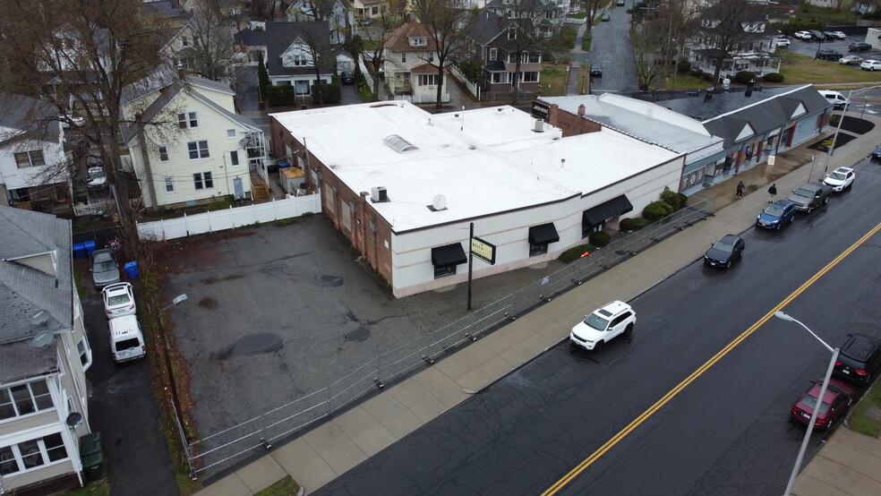 911 Belmont Ave, Springfield, MA for sale - Building Photo - Image 2 of 8