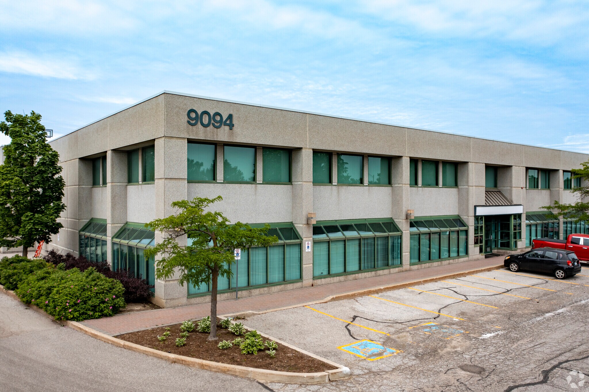 9094 Leslie St, Richmond Hill, ON for lease Primary Photo- Image 1 of 3