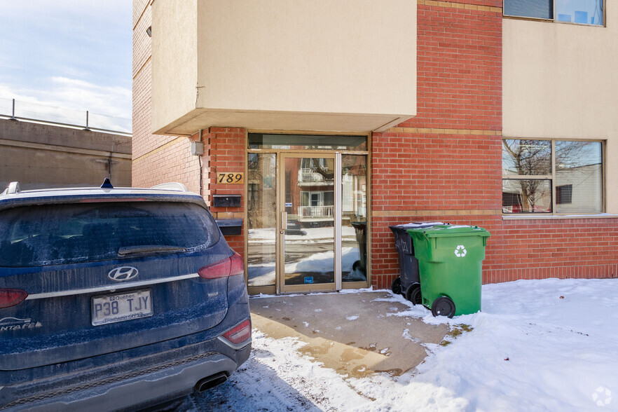 789 Av George Leclaire, Montréal, QC for sale - Building Photo - Image 3 of 6