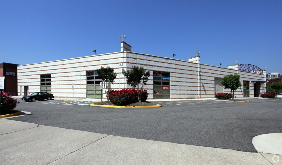 2000-2016 Eisenhower Ave, Alexandria, VA for sale - Primary Photo - Image 1 of 1