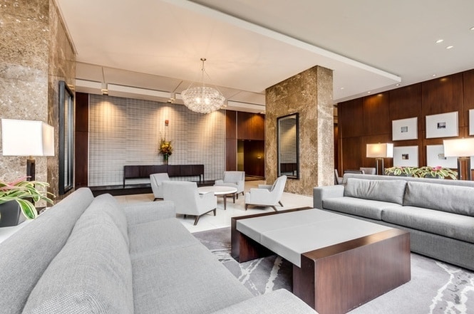 655 W Irving Park Rd, Chicago, IL for sale - Interior Photo - Image 2 of 11