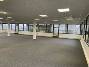 Office in Montévrain for lease Interior Photo- Image 2 of 4