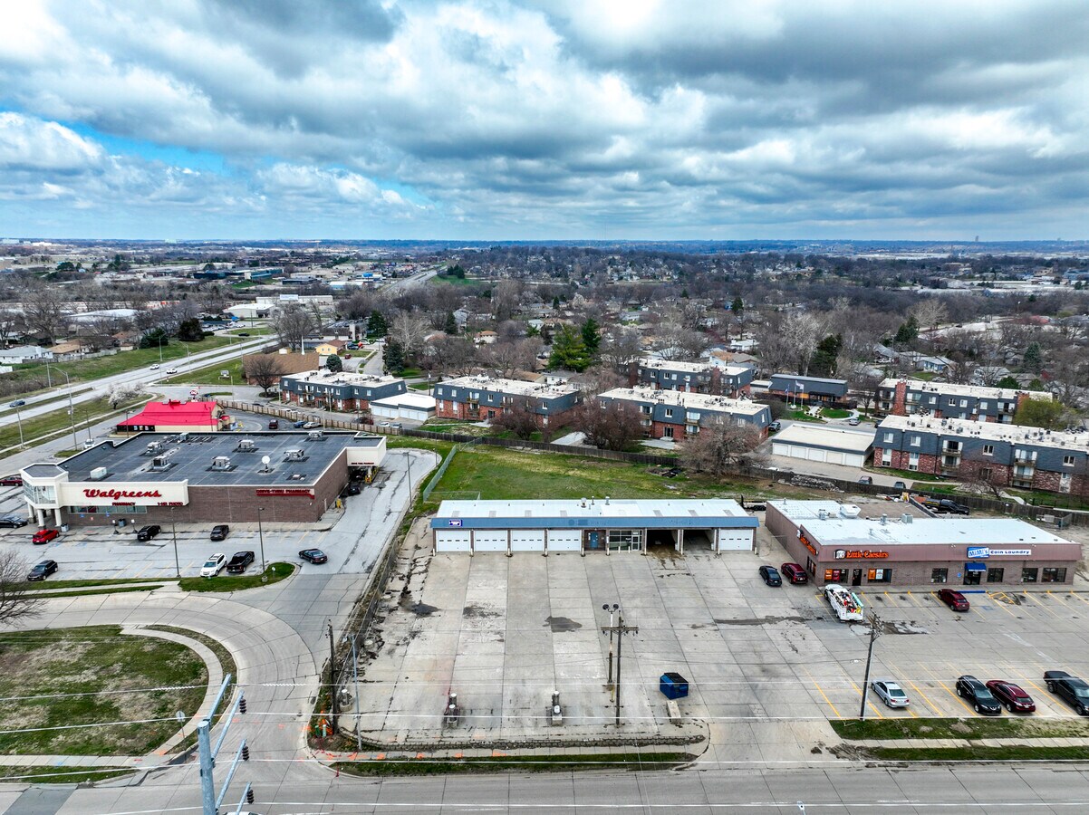 8210 Harrison St, Omaha, NE 68128