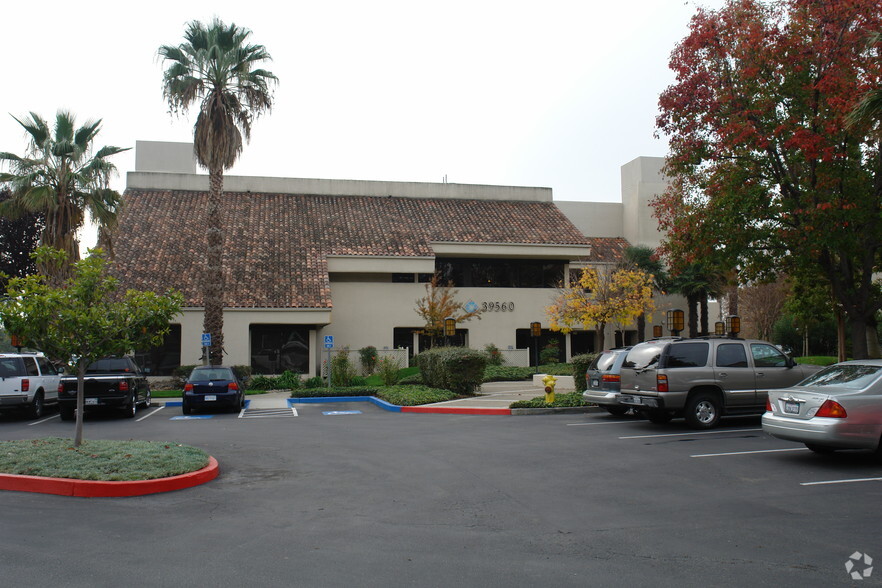 39560 Stevenson Pl, Fremont, CA for lease - Building Photo - Image 2 of 2