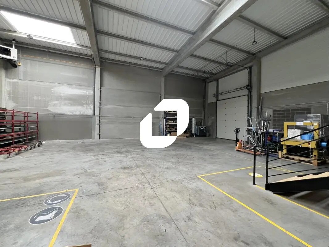 Retail in Hallennes-lez-Haubourdin for lease Interior Photo- Image 1 of 10