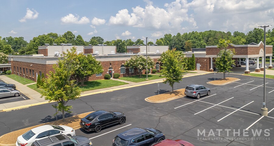 8601 University East Dr, Charlotte, NC for sale - Building Photo - Image 1 of 1