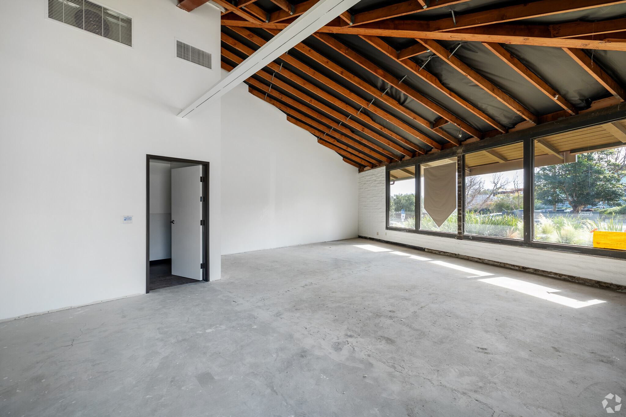 29169-29211 Heathercliff Rd, Malibu, CA for lease Interior Photo- Image 1 of 2